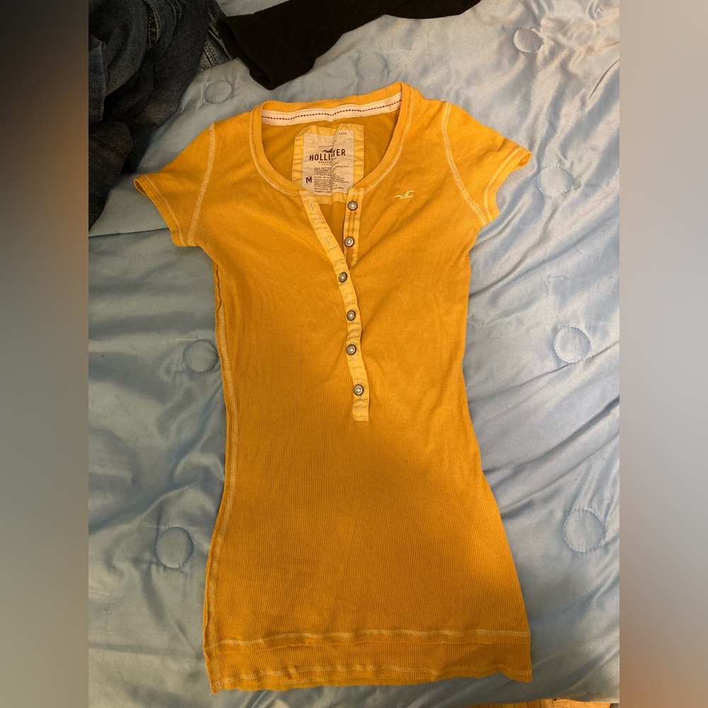Hollister women’s medium tshirt Y2K